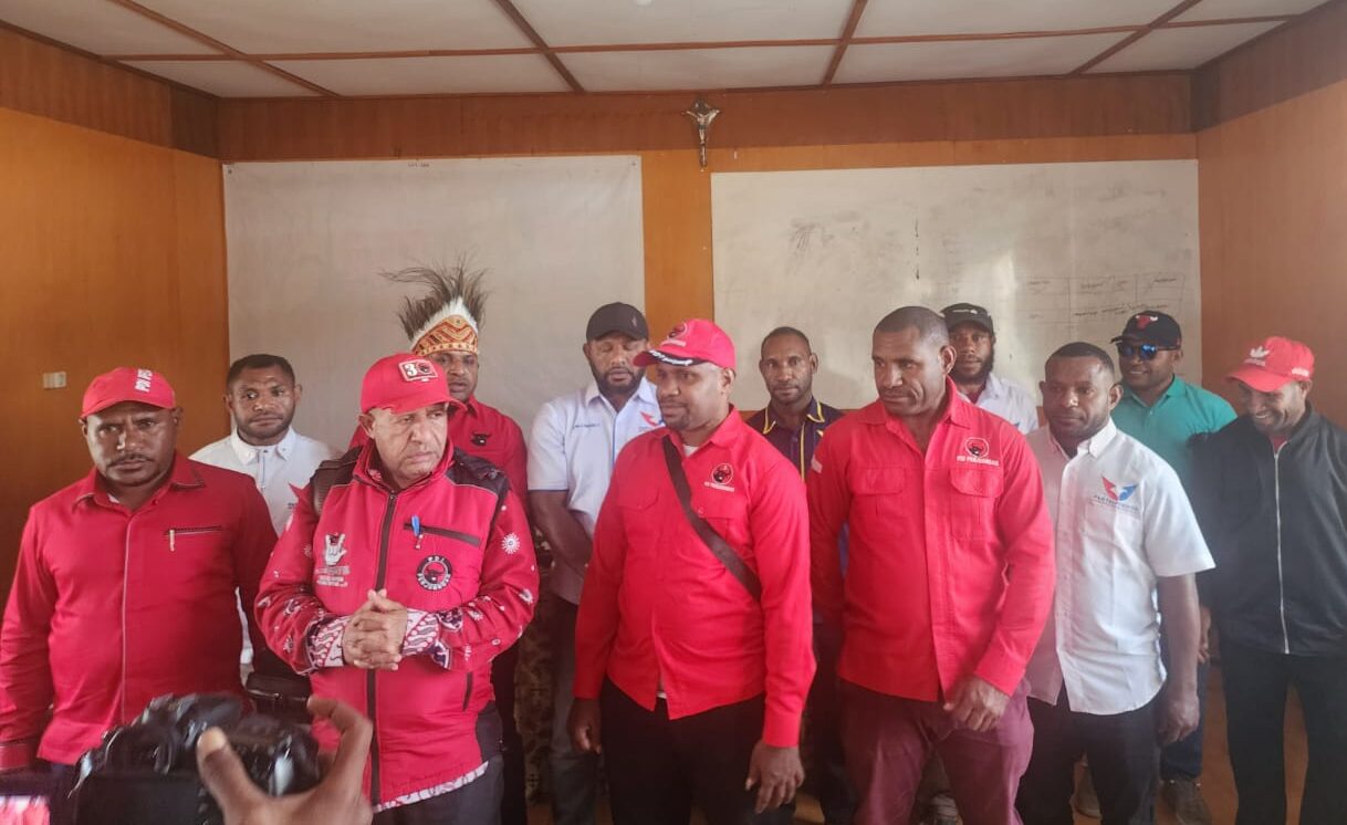 Pengukuhan tim pemenangan SEBAN digelar di Aula Home Stay Susteran Mabilabol, Distrik Oksibil, Kabupaten Pegunungan Bintang, Provinsi Papua Pegunungan, pada Jumat (04/10/24).