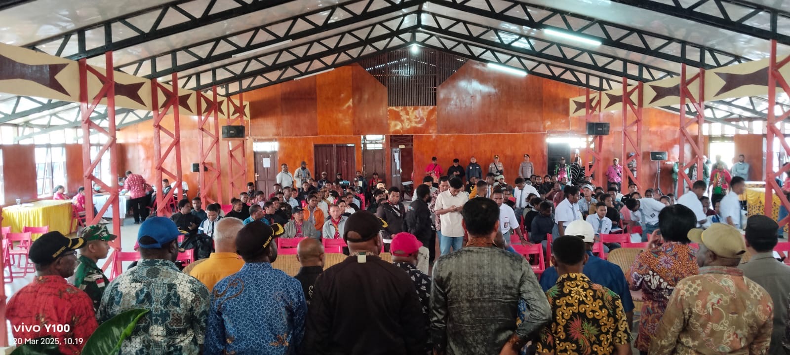 Pembukaan Semarak Lomba HUT Pegubin ke-22 di Gedung Soskat Oksibil, Kamis, 20 Maret 2025.