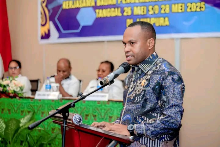 Max Karubaba, S.E, Wakil Ketua DPR Kota Jayapura.