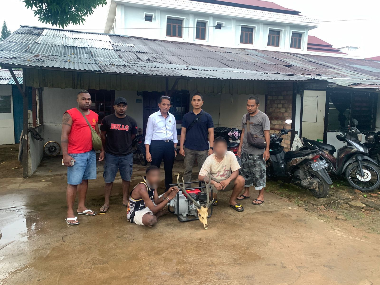 Dua pelaku pencurian dengan pemberatan dibekuk anggota Polres Merauke.