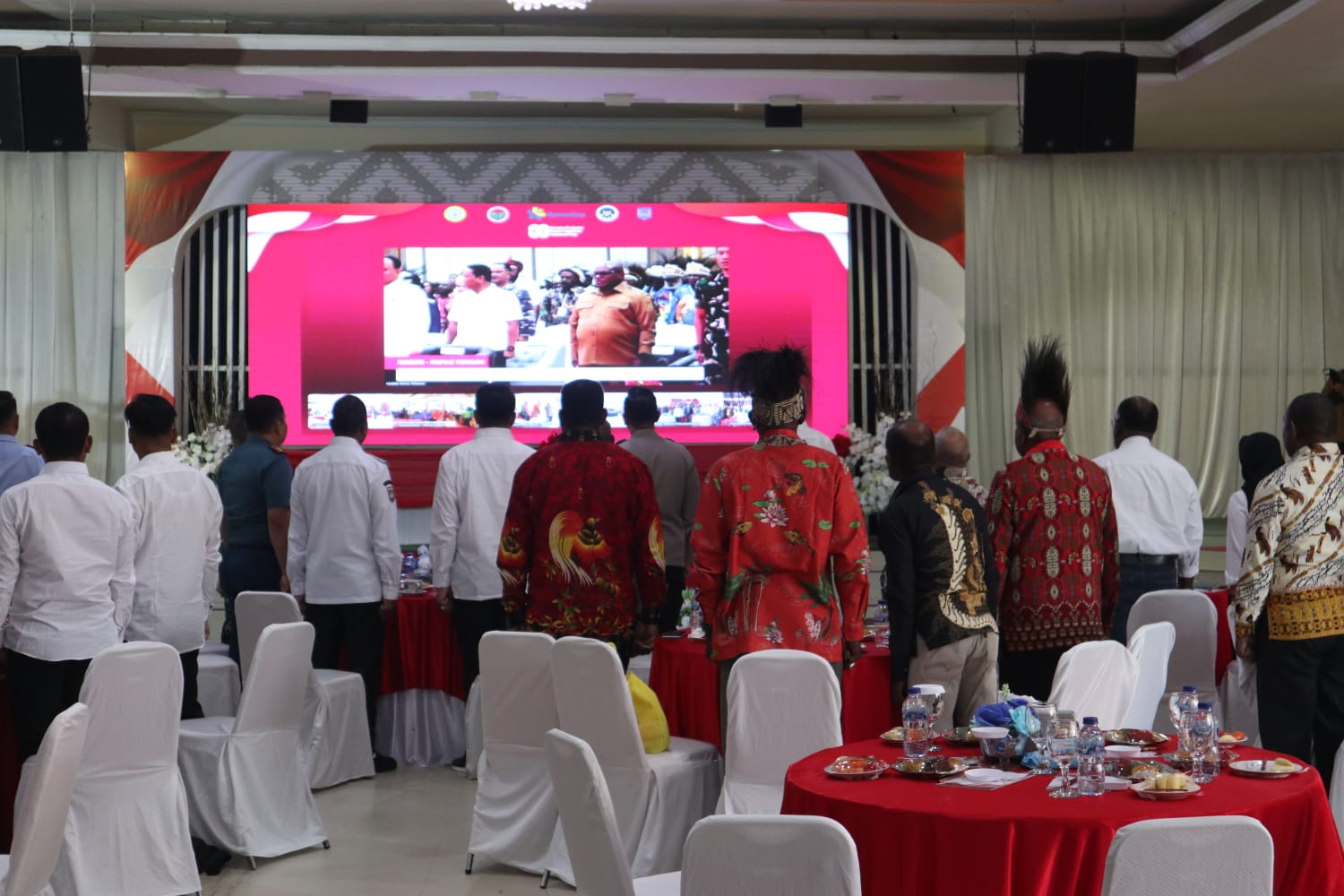 Pemerintah Provinsi Papua Selatan, para tokoh serta sejumlah elemen terkait mengikuti acara South Papua Culture Meet melalui via zoom di Merauke. Foto : Ist/Bataspapua.com.