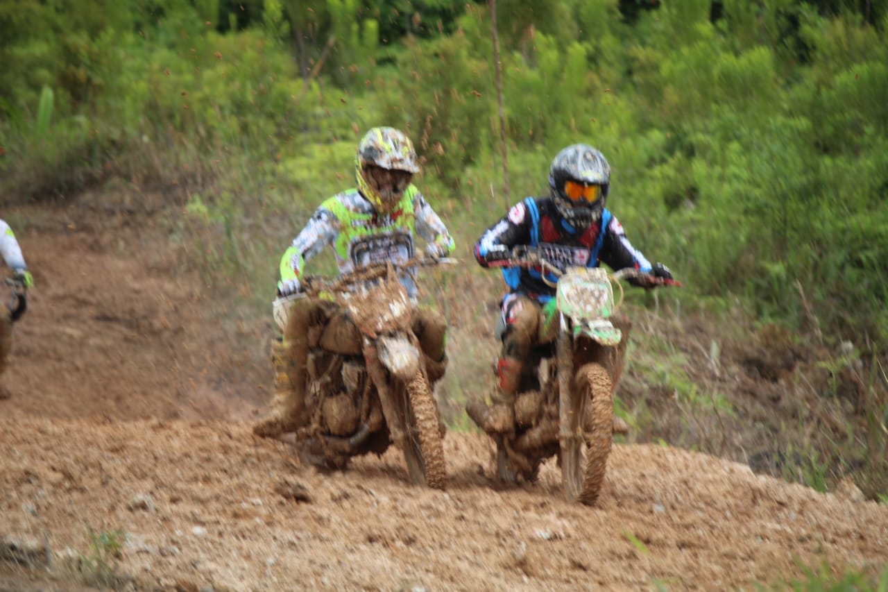 Kejuaraan Grasstrack Bupati Mappi Championship 2025 resmi bergulir selama dua hari, 23–24 Agustus 2025, di Sirkuit Gelanggang Olahraga Kota Kepi. Foto: Istimewa/Bataspapua.com