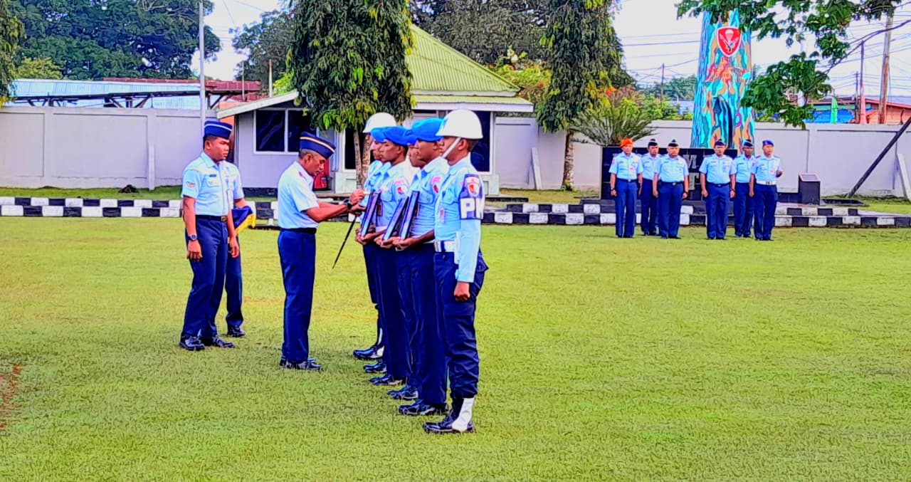 Upacara pemberhentian dengan tidak hormat terhadap empat prajurit Lanud J.A Dimara Merauke. Foto : Jamal/Bataspapua.com.