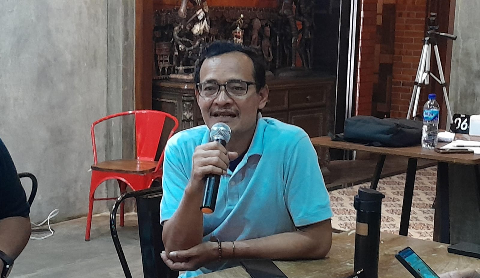 GM Wilayah Telkom Papua-Maluku, Antonius Joko Sritomo saat diwawancarai wartawan di Merauke, Selasa (26/8/2025). Foto : Jamal/Bataspapua.com