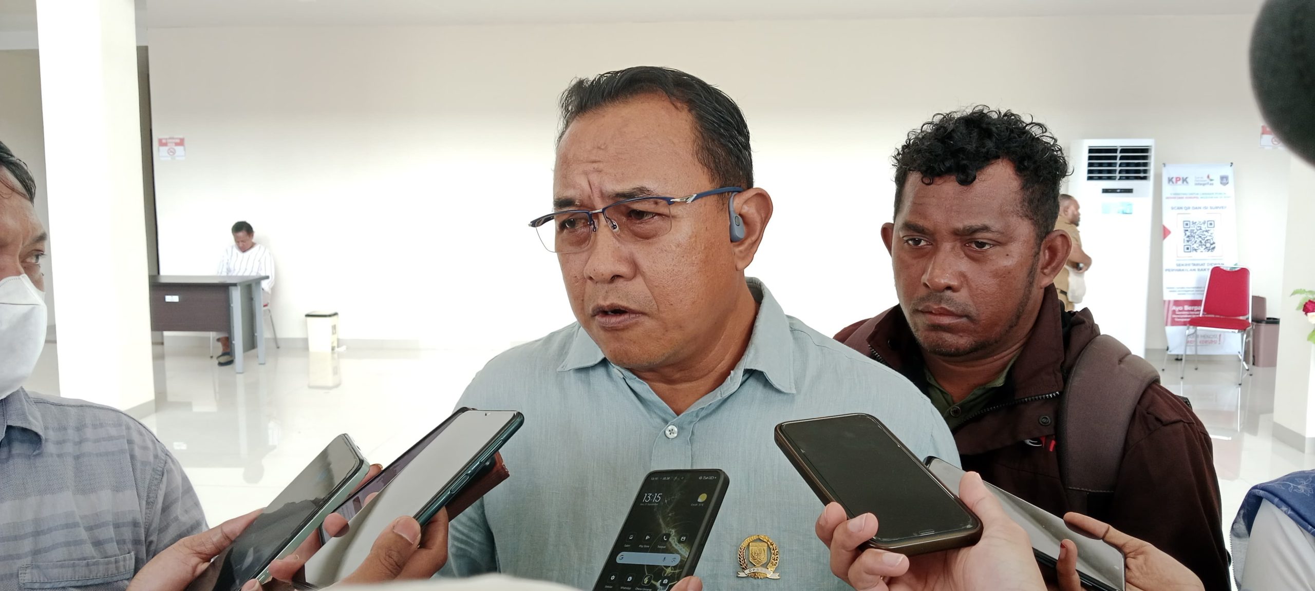 Ketua Komisi II DPRPS, Yulius Charles Gomar.