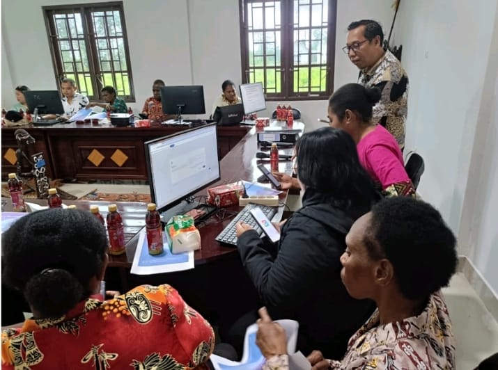 Pelaksanaan sosialisasi serta pelatihan digital inklusif yang digelar pada 11–12 September 2025 di Ruang Rapat Dinas Perindagkop Asmat. Foto : Istimewa/Bataspapua.com