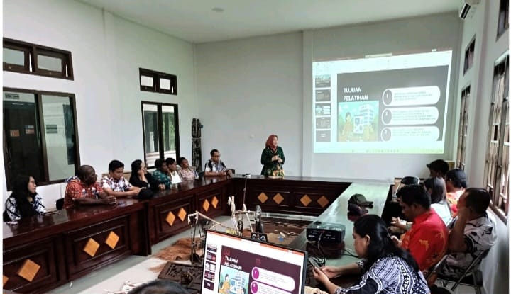 Pelaksanaan sosialisasi serta pelatihan digital inklusif yang digelar pada 11–12 September 2025 di Ruang Rapat Dinas Perindagkop Asmat. Foto : Istimewa/Bataspapua.com