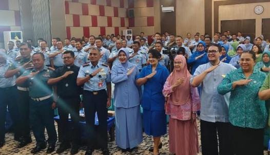 PIA Ardhya Garini, PIA Ardhya Garini Cabang 6/D.III Lanud J.A. Dimara menyelenggarakan kegiatan ceramah kesehatan bagi ketahanan keluarga yang berlangsung di Lanud J.A. Dimara, Merauke, Kamis (9/10/2025). Foto : Jamal/Bataspapua.com
