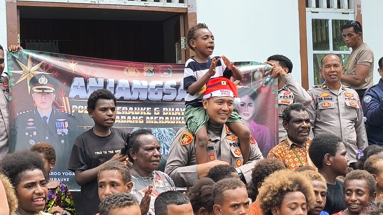 Sambut natal 2025, Polres Merauke lakukan anjangsana ke dua gereja di Merauke. Foto: Humas Polres Merauke.