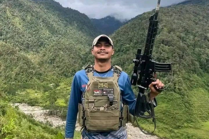Praka Satria Taopan, prajurit Satgas Pamtas Mobile Yonif 100/Prajurit Setia Kodam I/Bukit Barisan.