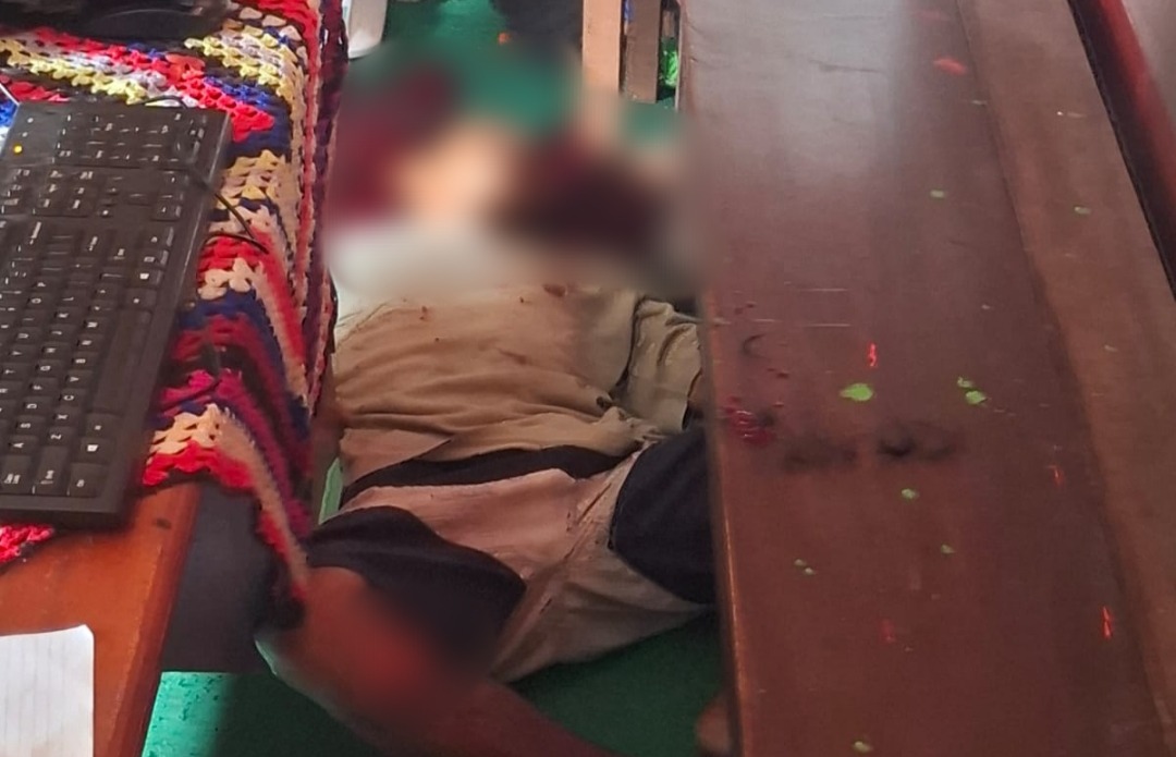 Seorang warga Dekai menjadi korban kekerasan KKB di Yahukimo. Foto: Istimewa