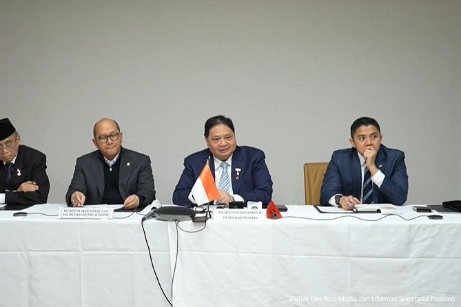 Menteri Investasi, Rosan Roeslani mengumumkan penandatanganan MoU antara Pemerintah Indonesia dan Freeport-McMoRan terkait perpanjangan Izin Usaha Pertambangan Khusus (IUPK) di kawasan tambang Grasberg.