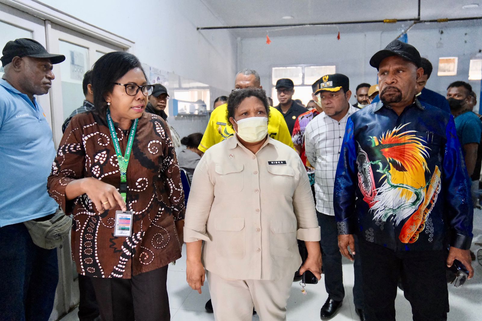 Wakil Menteri Dalam Negeri (Wamendagri) Ribka Haluk melakukan inspeksi mendadak (sidak) dengan meninjau langsung pelayanan kesehatan di RSUD Yowari, Kabupaten Jayapura, Jumat (13/03/2026) siang.