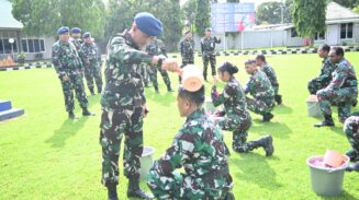 Lanud J.A. Dimara menggelar upacara kenaikan pangkat periode 1 April 2026, bertempat di Lapangan Upacara Mako Lanud J.A. Dimara, Merauke, Papua Selatan, Rabu (1/4/2026). Foto: Pen.Lanud J.A.Dimara