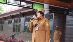 Sekretaris Daerah (Sekda) Kabupaten Pegunungan Bintang, Jeni Linthin. Foto: Istimewa