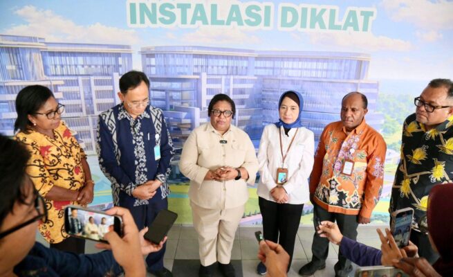 Wakil Menteri Dalam Negeri (Wamendagri) Ribka Haluk mengapresiasi pelaksanaan Workshop Tata Kelola Rumah Sakit antara RSUP Dr. Sardjito dengan RSUD wilayah Jayapura yang digelar di Provinsi Daerah Istimewa Yogyakarta (DIY), Kamis (16/4/2026). Foto: Bataspapua.com/Puspen Kemendagri