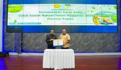 Pemerintah Provinsi (Pemprov) Papua bersama Kementerian Pertanian Republik Indonesia resmi menyepakati kerja sama pengembangan lahan sawah baru di Gedung Negara Papua, Dok V, Kota Jayapura, Minggu (26/4/2026). Foto: Istimewa