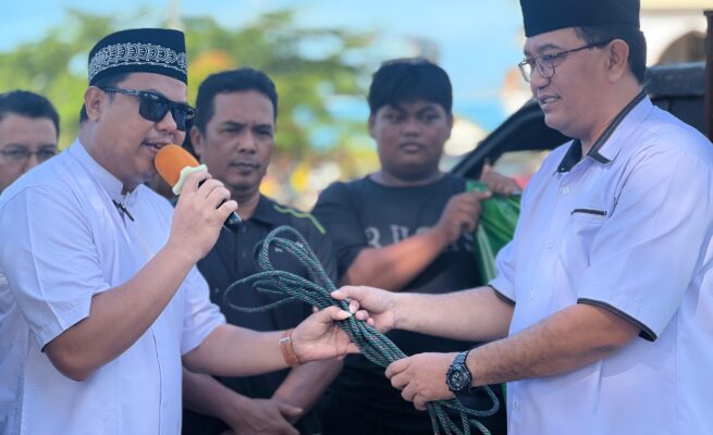 Penyerahan secara simbolis dilakukan oleh Staf Ahli Gubernur Bidang Pemerintahan, Hukum, dan Politik, Agung Dwi Ariyanto, mewakili Gubernur Papua Selatan, Apolo Safanpo, kepada Ketua PKM Raya Al-Aqsha Merauke, Selasa (26/5/2026).