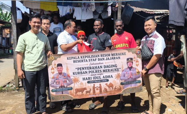 Kepolisian Resor (Polres) Merauke melaksanakan pemotongan hewan kurban dalam rangka memperingati Hari Raya Idul Adha 1447 Hijriah Tahun 2026. Sebanyak 9 ekor sapi kurban disembelih dalam kegiatan yang berlangsung di Mapolres Merauke, Kamis (28/5/2026). Foto: Istimewa