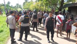 Tampak pihak kepolisian melakukan pengamanan di lokasi kejadian. Foto: Istimewa