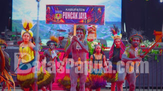 Festival Cahaya Kreasi Budaya Pelajar SMA/SMK Provinsi Papua Tengah Tahun 2026 di halaman Kantor Gubernur Papua Tengah, kawasan Bandara Lama, Nabire, Rabu (24/6/2026).