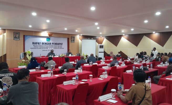 Rapat Dengar Pendapat (RDP) yang digelar Majelis Rakyat Papua (MRP) Provinsi Papua Selatan menuai kekecewaan masyarakat plasma sawit di Distrik Elikobel, Kabupaten Merauke, Senin (8/6/2026). Foto: Istimewa