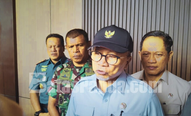 Menteri Koordinator Bidang Pangan Republik Indonesia, Zulkifli Hasan, saat diwawancarai di Merauke, Papua Selatan. Foto: Bataspapua.com/Jam's