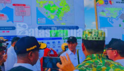 Menteri Pertanian (Mentan) RI, Andi Amran Sulaiman, memimpin Gerakan Tanam Padi Bersama di Kampung Waninggap Kai, Distrik Semangga, Kabupaten Merauke, Papua Selatan, Sabtu (4/7/2026). Foto: Ist
