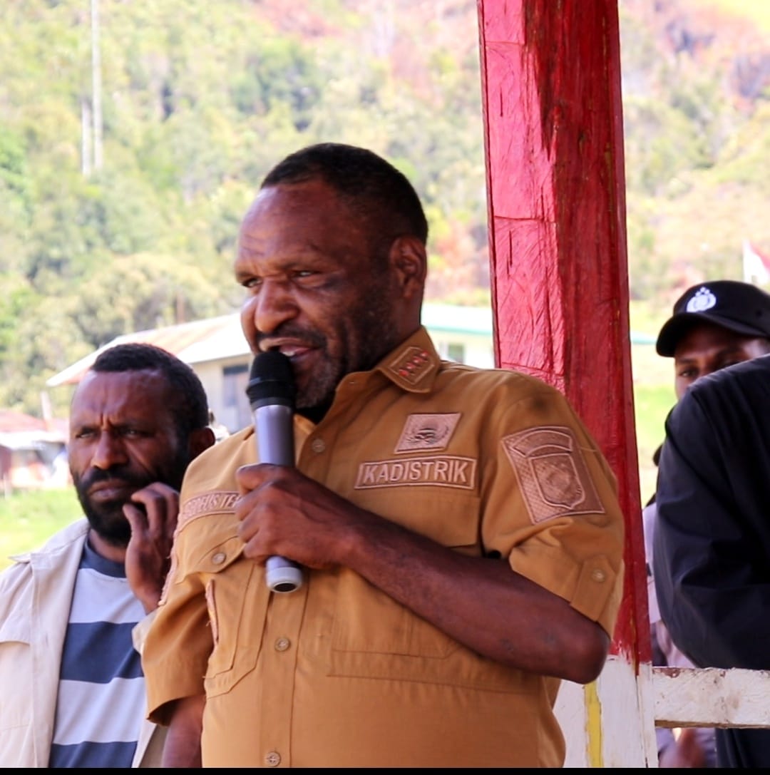 Kepala Distrik Kiwirok, Abedeus Tepmul, A.MAPD