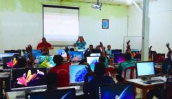 Pelatihan pembelajaran komputer bagi guru Orang Asli Papua di SMA YPPK Yohanes XXIII, Merauke, Papua Selatan, Sabtu (25/7/2026).