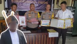 Kepolisian Resor (Polres) Asmat mengungkap kasus dugaan tindak pidana penipuan yang mengatasnamakan program pembangunan 3 Juta Rumah Subsidi di wilayah Papua Selatan. Dalam kasus tersebut, polisi menetapkan seorang pria berinisial JK (43) sebagai tersangka. Foto: Bataspapua.com/Ist