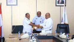 Sekretaris Daerah (Sekda) Provinsi Papua Selatan, Ferdinandus Kainakaimu, dalam  kegiatan serah terima jabatan (sertijab) Kepala Dinas Kepemudaan, Pariwisata dan Ekonomi Kreatif (Disparekraf) Provinsi Papua Selatan di ruang rapat lantai III Kantor Gubernur Papua Selatan, Rabu (26/8/2026).