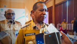 Gubernur Papua Selatan Apolo Safanpo. Foto: Bataspapua.com/Jamal Y.Bwariat