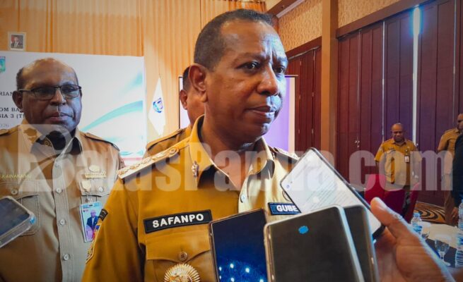 Gubernur Papua Selatan Apolo Safanpo. Foto: Bataspapua.com/Jamal Y.Bwariat