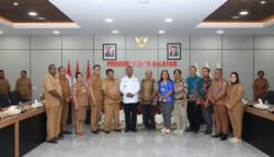Pemerintah Provinsi Papua Selatan terus memperkuat pembangunan sumber daya manusia (SDM) melalui peningkatan kapasitas, kompetensi, dan kualifikasi masyarakat.