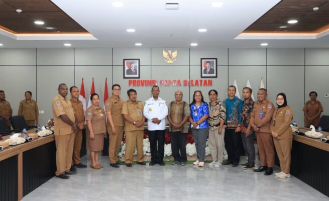 Pemerintah Provinsi Papua Selatan terus memperkuat pembangunan sumber daya manusia (SDM) melalui peningkatan kapasitas, kompetensi, dan kualifikasi masyarakat.