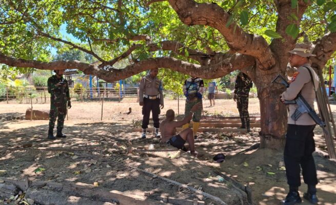 Polsek Jagebob bersama personel Batalyon TP 817 Aoba menggelar razia minuman keras (miras), senjata tajam (sajam), serta patroli cipta kondisi di wilayah hukum Polsek Jagebob, Kabupaten Merauke, Selasa (11/8/2026).