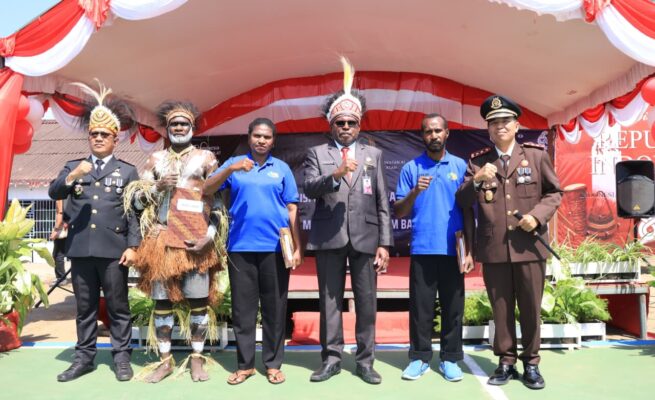 Penyerahan remisi berlangsung usai upacara peringatan HUT ke-81 Kemerdekaan RI di Stadion Katalpal Merauke, Senin (17/8/2026). Foto: Bataspapua.com/Ist