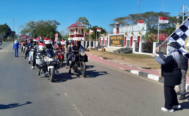 Wakil Bupati Merauke Fauzun Nihayah, melepas rombongan touring Merauke-Boven Digoel. Foto: Bataspapua.com/Jam's