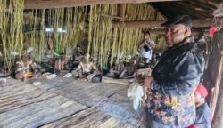 Ketua Majelis Rakyat Papua (MRP) Papua Selatan, Damianus Katayu di rumah adat Jew, Kabupaten Asmat, pada satu kesempatan. Foto: Bataspapua.com/Jam's