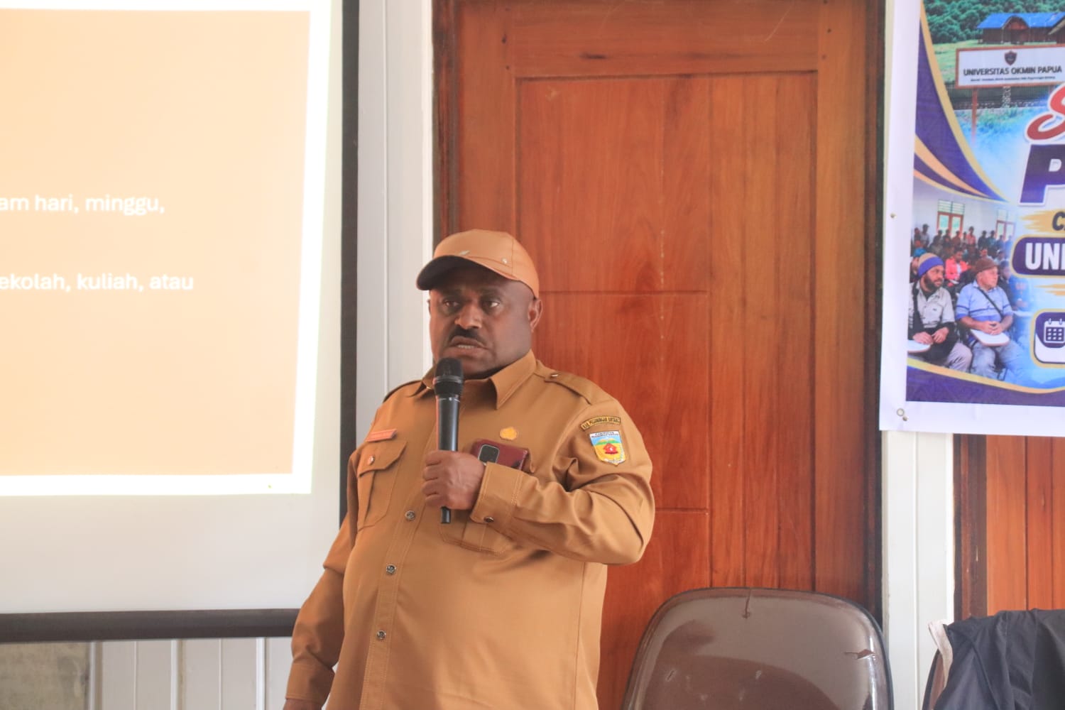 Wakil Rektor III Bidang Akademik Universitas Okmin Papua, Dr. Yumius Taplo