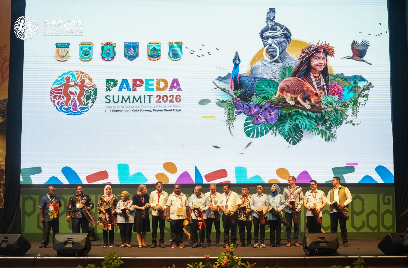 Pemerintah Provinsi Papua Barat Daya bersama lebih dari 50 organisasi masyarakat sipil dan mitra pembangunan di Tanah Papua menggelar PAPEDA Summit 2026 (Papua Action for Development, Economy, and Sustainable Nature) pada 2–4 September 2026 di Kota Sorong, Papua Barat Daya. Foto: Bataspapua.com/Istimewa