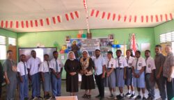 Yayasan Pendidikan dan Pengajaran Katolik (YPPK) Fransiskus Asisi Kabupaten Pegunungan Bintang menggelar aneka kegiatan perlombaan dan pembinaan karakter dalam rangka menyambut puncak perayaan Yubelium 800 Tahun Wafatnya Santo Fransiskus Asisi. Foto: Bataspapua.com/Ist