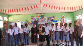 Yayasan Pendidikan dan Pengajaran Katolik (YPPK) Fransiskus Asisi Kabupaten Pegunungan Bintang menggelar aneka kegiatan perlombaan dan pembinaan karakter dalam rangka menyambut puncak perayaan Yubelium 800 Tahun Wafatnya Santo Fransiskus Asisi. Foto: Bataspapua.com/Ist