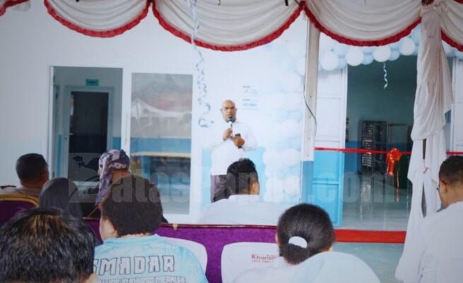 Staf Ahli Gubernur Bidang Pengembangan Otonomi Khusus Papua Selatan, dalam launching Satuan Pelayanan Pemenuhan Gizi (SPPG) untuk mendukung pelaksanaan program MBG di Kelapa Lima, Merauke, Jumat (2/10/2026).