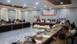Audiensi berlangsung di ruang rapat lantai III Kantor Gubernur Papua Selatan, Senin (12/10/2026). Foto: Bataspapua.com/Ist
