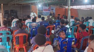 Pertemuan masyarakat bersama Ketua MRP Papua Selatan, Damianus Katayu di kampung Sermayam. Foto: Bataspapua.com/Ist
